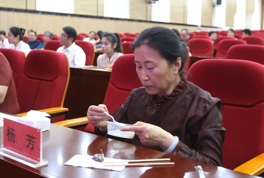 营造“人人了解药膳家